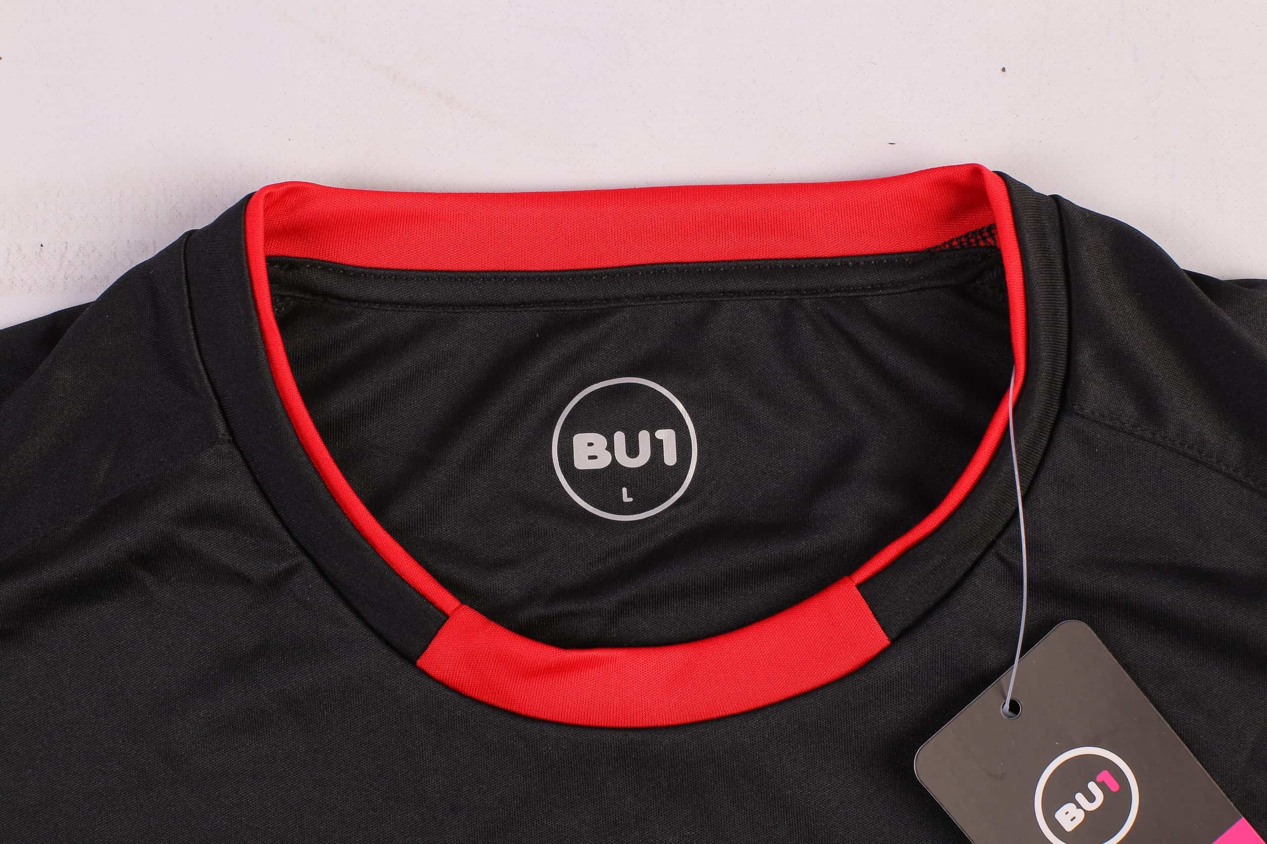 BU1 dres 20 čierno-červený